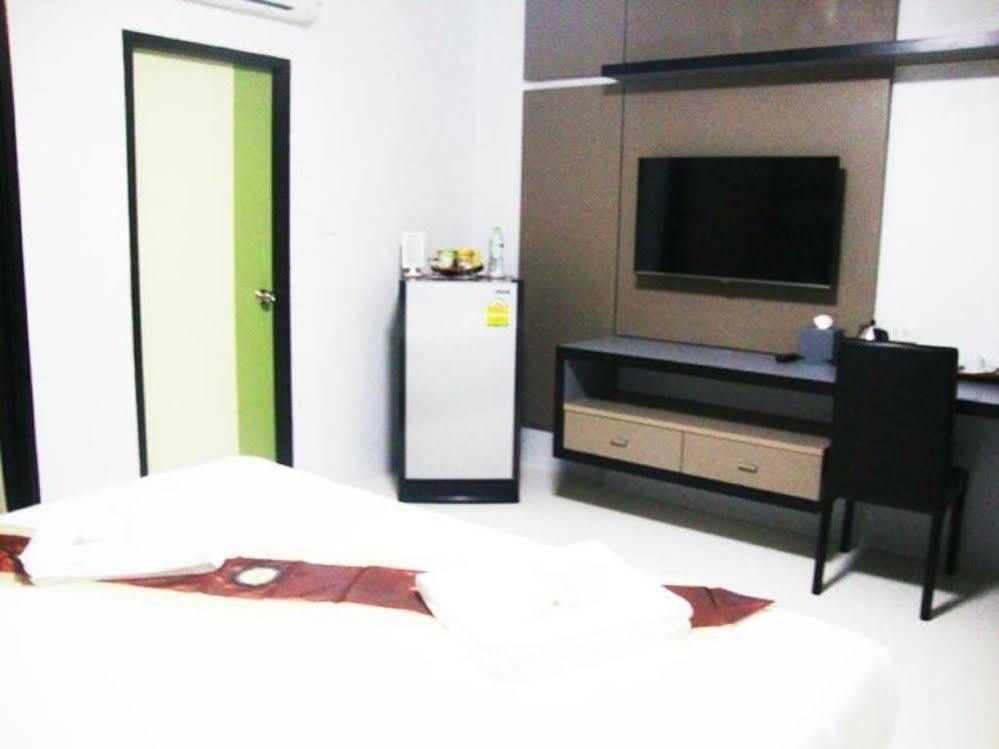 Thongmanee Hotel Хатъяй Экстерьер фото