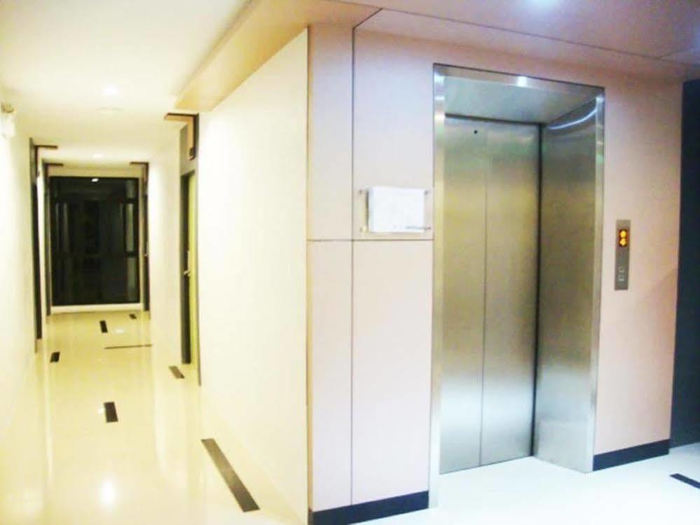 Thongmanee Hotel Хатъяй Экстерьер фото